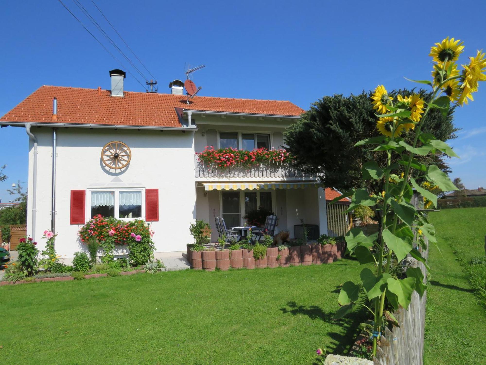 Gaestehaus Reisacher - Mehrbettzimmer Peiting Exterior photo